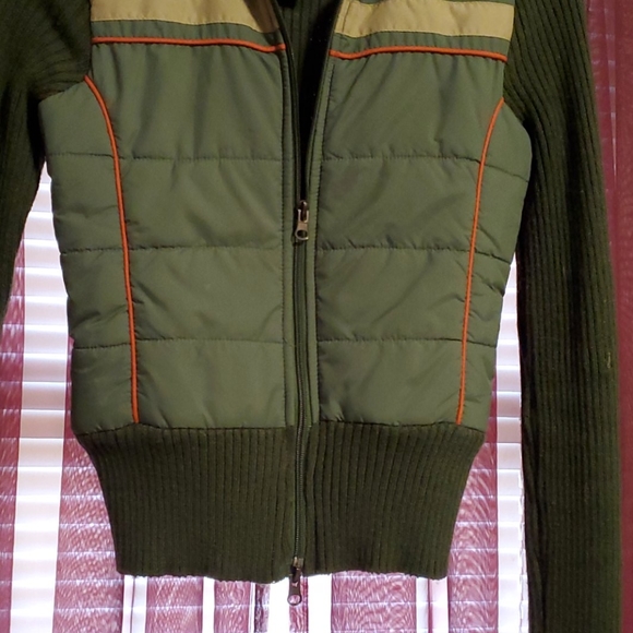 Green jacket with removable faux fur collar - Picture 3 of 9